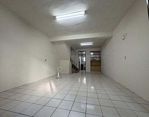 中興商圈內新市場小透天台水電 - Image 1