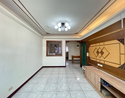 西區勤美旁超大三房✨可租補戶籍|可貓狗✨台水電✨需自備傢俱電 - Image 1