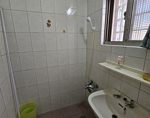 近高醫及高雄車站獨立套房浴室開窗 - Image 6