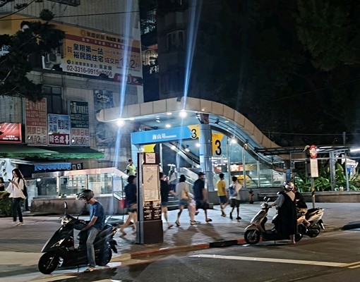 ~土城海山捷運站可創意隔間2+1房~ - Image 6