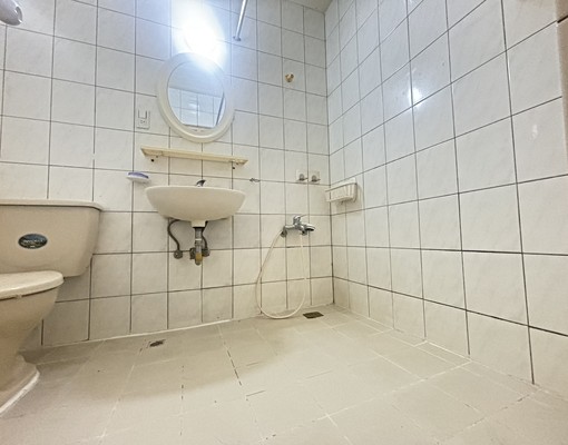 市府捷運溫馨三樓(可報稅可租補)-看屋出價就談-歡迎優質房客 - Image 9