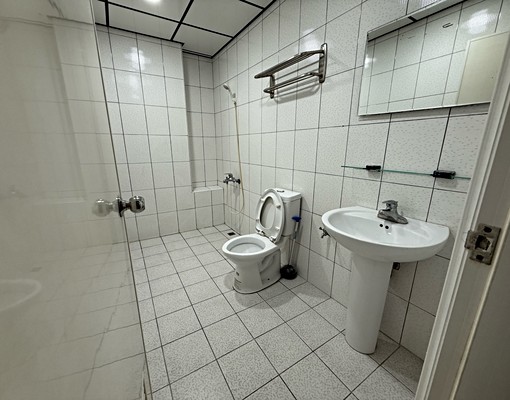 東區大套房室內約15坪一房一廳一衛獨洗曬 - Image 1