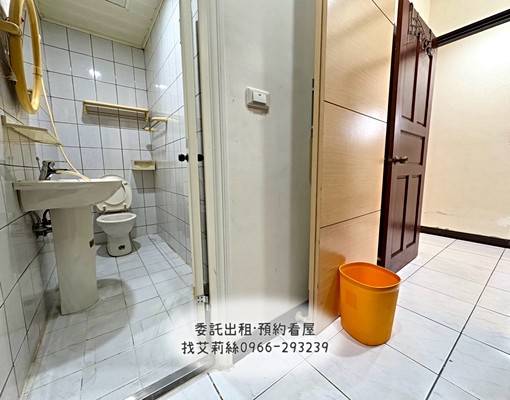 興大旁視野美兩房/超大室內坪/採光極佳/車位另租/全配傢俱電 - Image 9