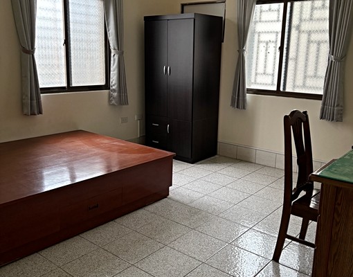 可租屋補助2房1衛.一層一戶,電費:台電計,近全聯.岡山高中 - Image 1