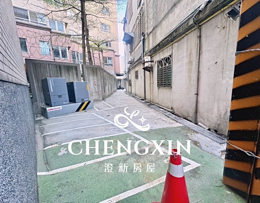 近竹科/獨立陽台洗衣機/預繳優惠/有電梯/固定機車位/木地板 - Image 11