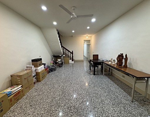 (租)騎樓可停車!東海商圈大地坪店住好地段 - Image 1