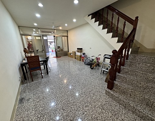 (租)騎樓可停車!東海商圈大地坪店住好地段 - Image 2