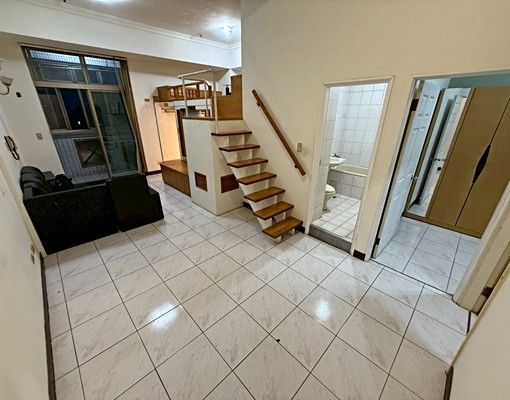 精誠公益商圈頂樓2+1房✨樓中樓大使用空間✨可租補戶籍✨ - Image 6