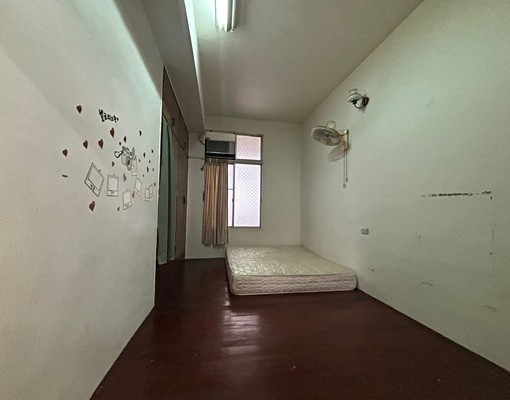 新營市區三房公寓部份家具經濟優惠好租客好談 - Image 2