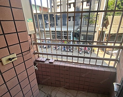 台中高工樹義國小旁/精美裝潢爬梯二樓大四房/可寵可租補採光好 - Image 12