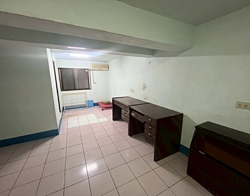 林園區林內路四樓透天,可拜拜可養貓可租補 - Image 8