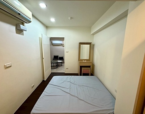中山國小/正兩房格局方正/採光通風全新家電/包裹垃圾代收/ - Image 8