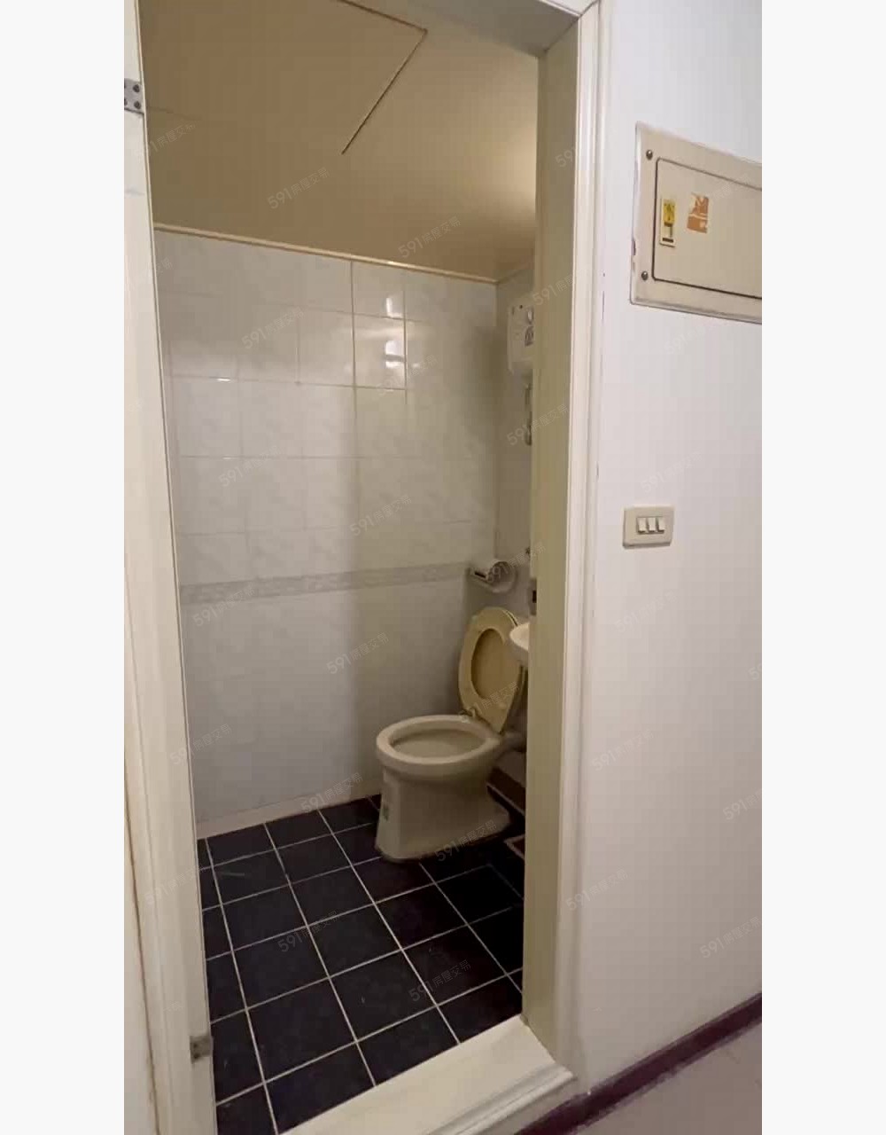 獨立套房｜西區可租補有電梯社會住宅 - Image 1