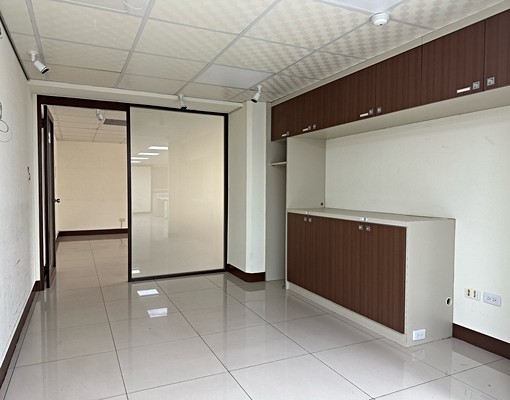 武廟商圈/捷運站大坪數二樓商辦 - Image 6