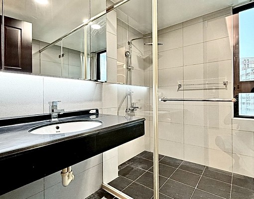 寓上逢甲💫可租補💫正一房一廳💫機上車位💫浴缸🦂 - Image 15