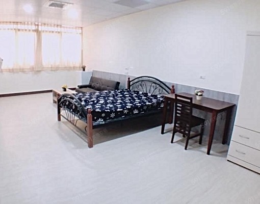 中正輔仁路透天4樓大套房包水費網路 - Image 1