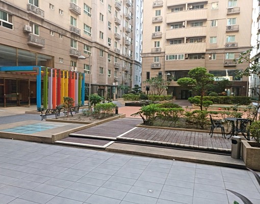 漂亮大2房+2廳+2陽台+家俱電齊全+平面車位。 - Image 2