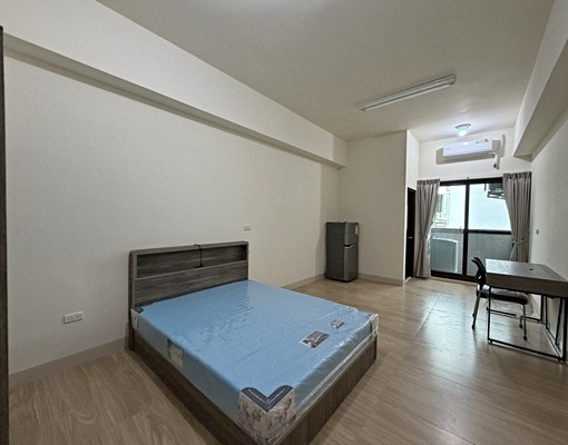 湖口正王爺壟商圈。全新透天電梯可租補平車獨洗 - Image 2