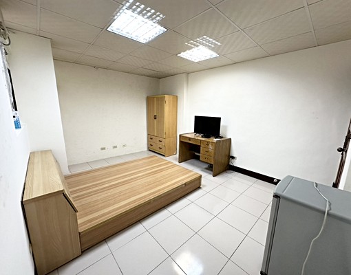 可報稅可租補!依台電計費!清大南大校區套房獨立陽台/室內機車 - Image 3