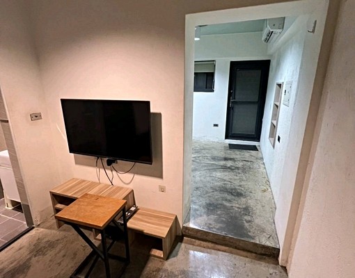 彰師大商圈旁優質樓中樓大套房(可租補) - Image 10