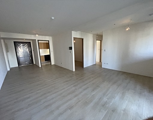 室內25坪｜3房2廳2衛｜租金含管含車位｜可租補｜衛浴開窗 - Image 1