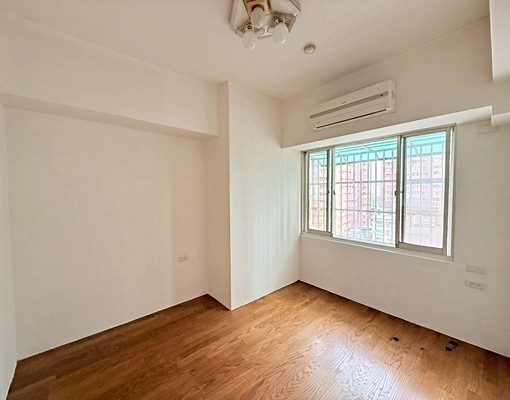 門口就是公車站~藝文特區城市大亨三房往來台北超方便 - Image 3