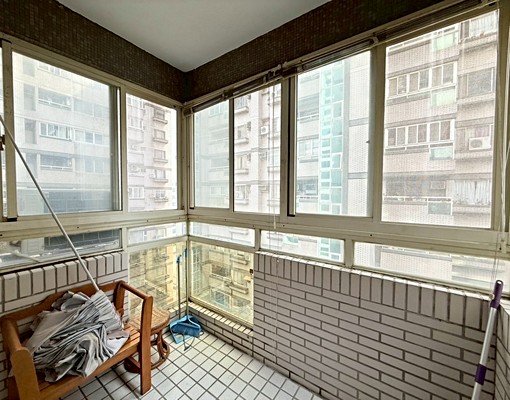 門口就是公車站~藝文特區城市大亨三房往來台北超方便 - Image 10