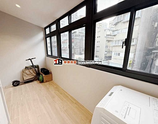 國父紀念館站~屋主首次出租~可報稅租補~極簡主義~家具彈性 - Image 8