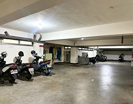 可貓咪💖近彰師大💖採光電梯套房💖有室內機車位 - Image 1