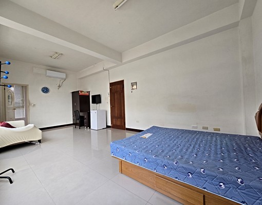 東區近太平新光黃昏市場大室內8-9坪大套房~租屋最謹慎 - Image 2