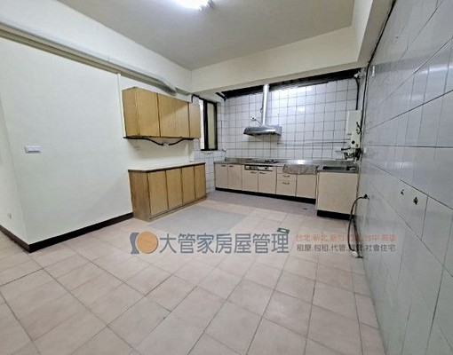 租近學區.一樓附全新冷氣.車庫 - Image 3