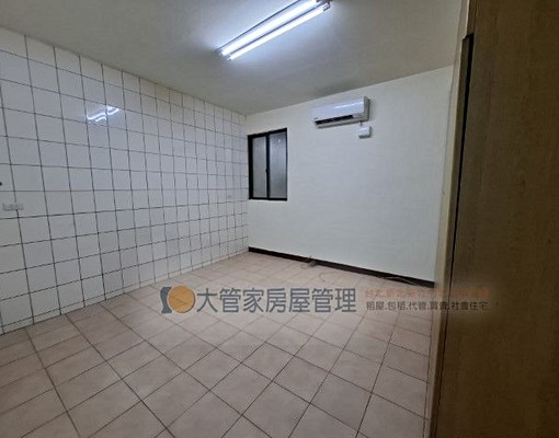 租近學區.一樓附全新冷氣.車庫 - Image 5