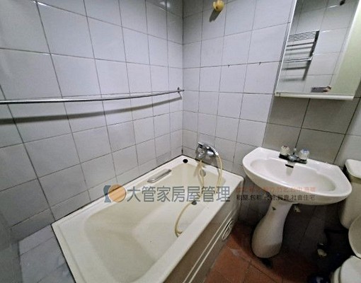 租近學區.一樓附全新冷氣.車庫 - Image 9