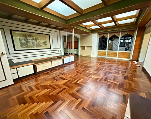 忠孝敦化/兩房兩衛/一樓/辦公室/工作室/車庫/台 - Image 2