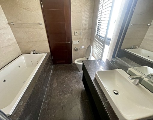 國家一號三房三衛精華裝璜歐式進口傢飾景觀超美雙車位 - Image 3