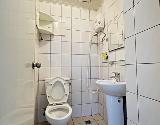 東山路高CP值獨立套房可租補適合中台勤益學生小資族 - Image 4