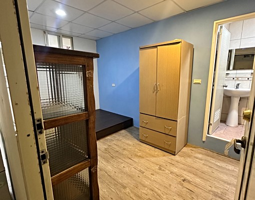 近建成路國泰醫院汐止火車站分租套房 - Image 1