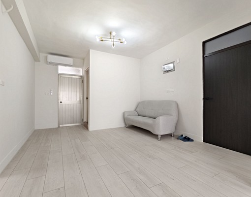 鳳山火車站｜中華街夜市｜明亮2+1房 - Image 1