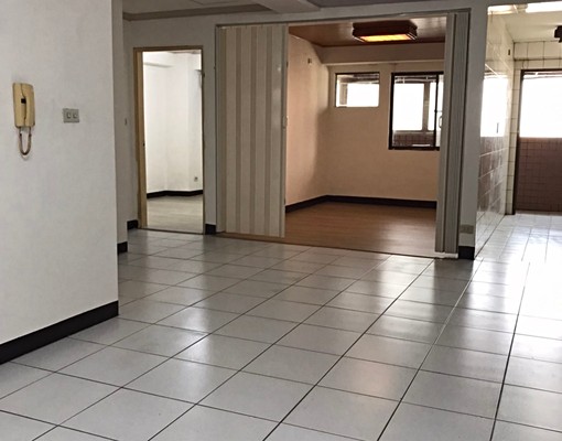 屋況良好,採光充足、通風佳,室內明亮舒適 - Image 1