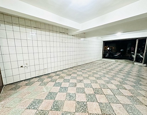 近環球/租屋補助/整棟出租/附兩車位/可包租代管/貓狗友善 - Image 1