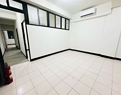 近環球/租屋補助/整棟出租/附兩車位/可包租代管/貓狗友善 - Image 5
