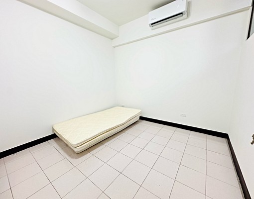 近環球/租屋補助/整棟出租/附兩車位/可包租代管/貓狗友善 - Image 6