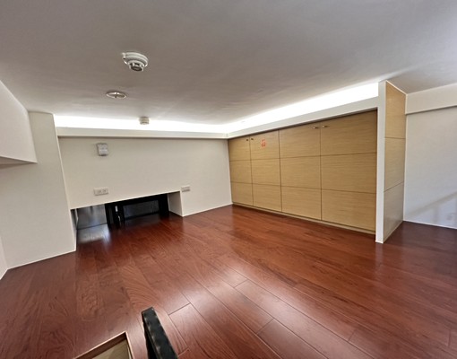 ⭐近板橋車站⭐挑高3.6米精美套房⭐含管理費⭐台水電代收垃圾 - Image 3