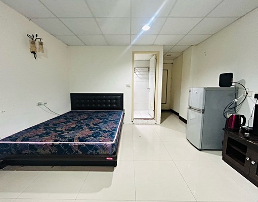 騎車4分鐘汐科/遠雄，獨洗陽台省錢套房，可租補，近國泰/南軟 - Image 2