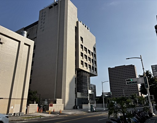 高醫正對面雙門禁大窗戶衛浴開窗便利美套房(限女生) - Image 4