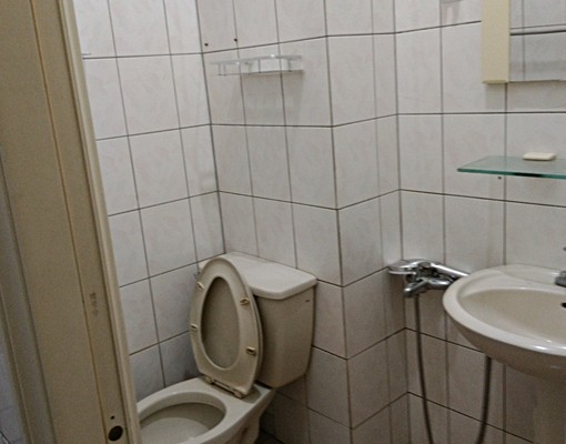 三張公園及三重統聯客運有便利店 - Image 12