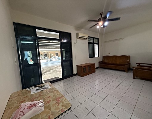 大園機場交流道一樓住家，可做店面 - Image 1