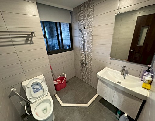 景觀三房家電全配一卡皮箱直接入住 - Image 1