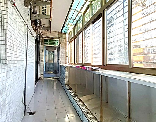 <五泰社宅>近新莊迴龍捷運站三房~可入籍租補~免仲介費 - Image 3