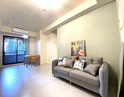 青埔高鐵站前廣場旁,精美飯店宒3房車 - Image 1